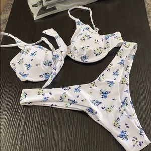 Never been worn!!!!!